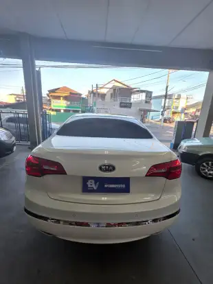 KIA-CADENZA-2011