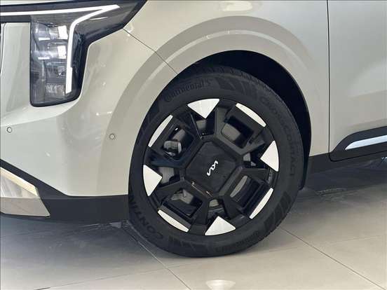 KIA-CARNIVAL-2024