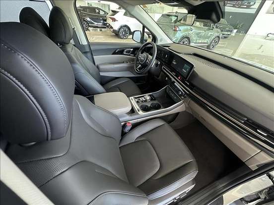 KIA-CARNIVAL-2024
