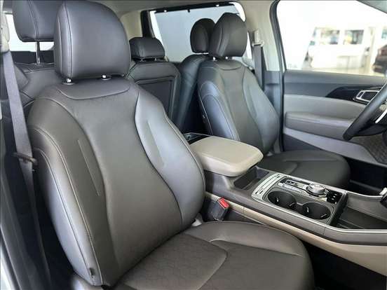 KIA-CARNIVAL-2024