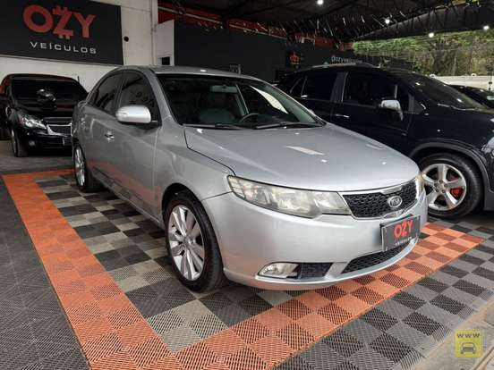 KIA-CERATO-2010