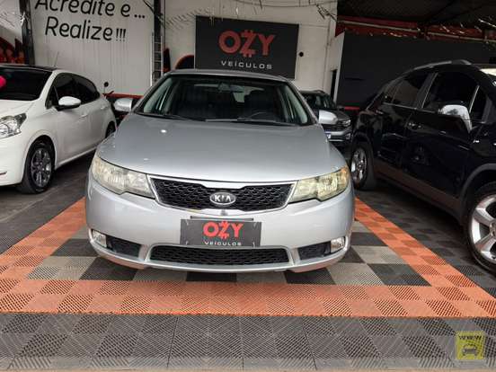 KIA-CERATO-2010