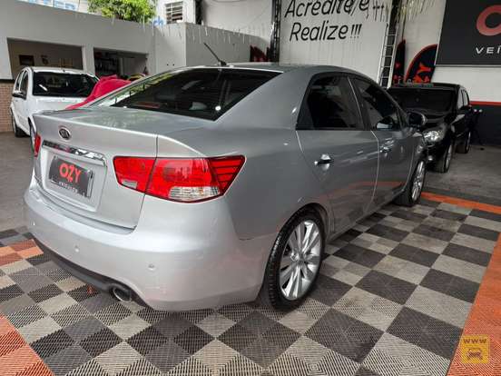 KIA-CERATO-2010