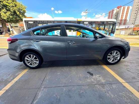 KIA-CERATO-1.6 SX 16V FLEX 4P AUTOMÁTICO KIA-CERATO-2017