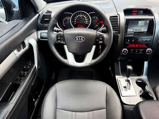 KIA-SORENTO-2012