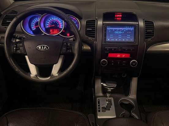 KIA-SORENTO-2.4 EX2 4X2 16V GASOLINA 4P 7 LUGARES AUTOMÁTICO KIA-SORENTO-2011