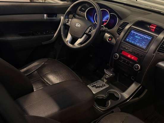 KIA-SORENTO-2.4 EX2 4X2 16V GASOLINA 4P 7 LUGARES AUTOMÁTICO KIA-SORENTO-2011