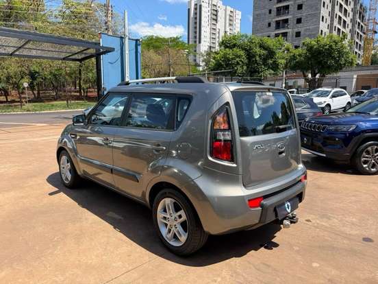 KIA-SOUL-1.6 EX 16V FLEX 4P AUTOMÁTICO KIA-SOUL-2010