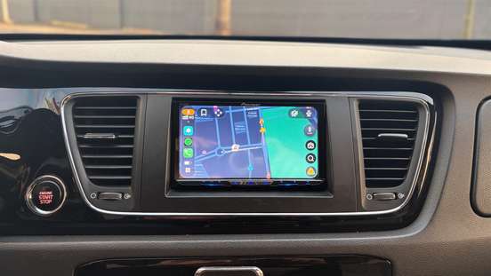 KIA-CARNIVAL-2015