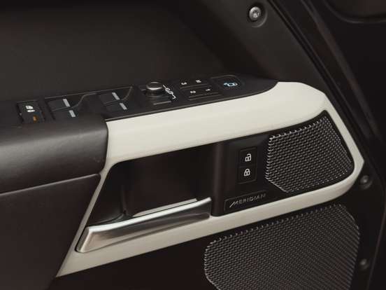 LAND ROVER-DEFENDER-2021