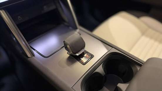 LAND ROVER-DISCOVERY SPORT-2024