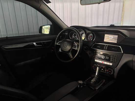 MERCEDES-BENZ-C 180-2011