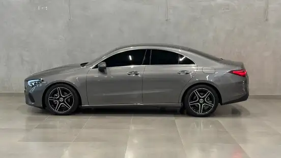 MERCEDES-BENZ-CLA 200-2025