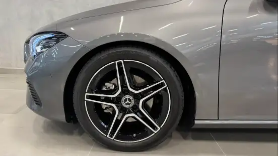 MERCEDES-BENZ-CLA 200-2025