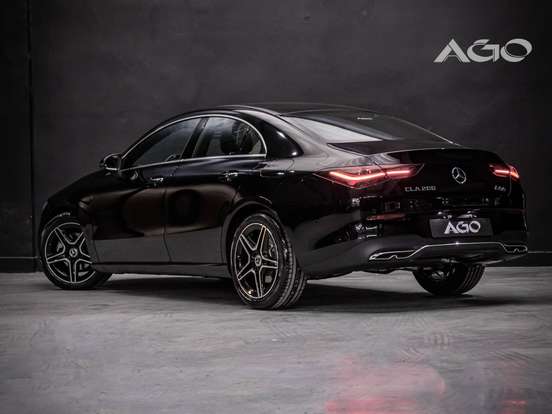 MERCEDES-BENZ-CLA 200-2025