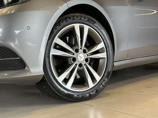 MERCEDES-BENZ-E 250-2.0 AVANTGARDE 16V TURBO GASOLINA 4P AUTOMÁTICO MERCEDES-BENZ-E 250-2015