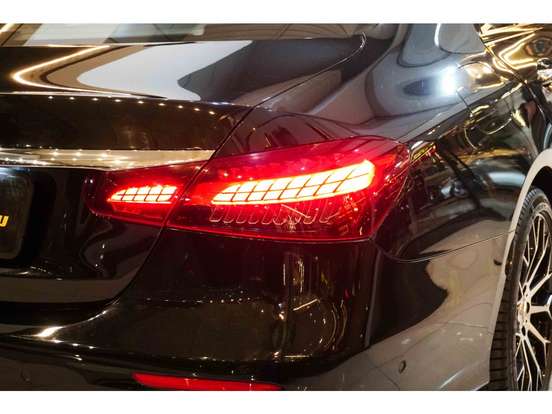 MERCEDES-BENZ-E 300-2021