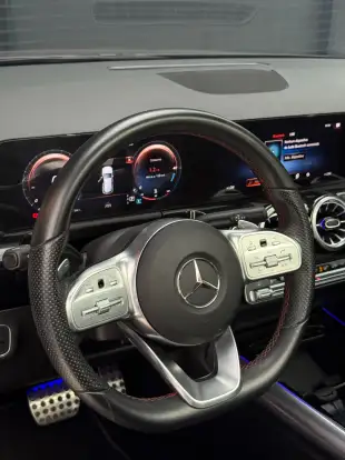 MERCEDES-BENZ-GLA 200-2022