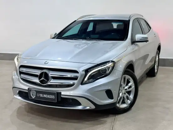 MERCEDES-BENZ-GLA 200-2014