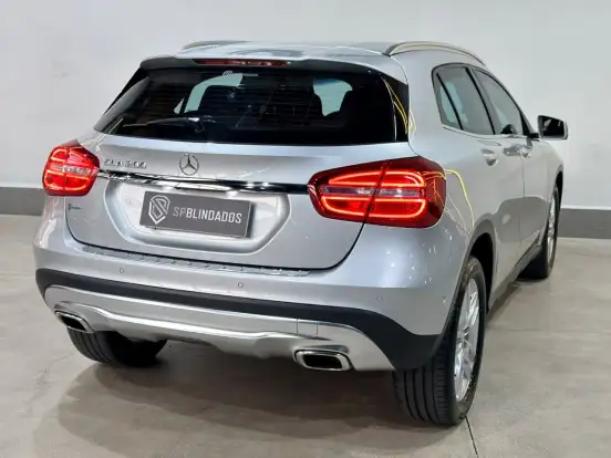 MERCEDES-BENZ-GLA 200-2014