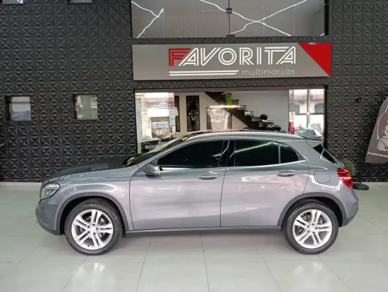 MERCEDES-BENZ-GLA 200-2016