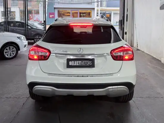 MERCEDES-BENZ-GLA 200-1.6 CGI FLEX STYLE 7G-DCT MERCEDES-BENZ-GLA 200-2017