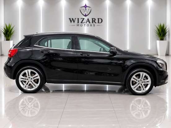 MERCEDES-BENZ-GLA 200-2015