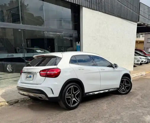 MERCEDES-BENZ-GLA 250-2019