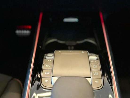 MERCEDES-BENZ-GLA 35 AMG-2.0 CGI GASOLINA 4MATIC SPEEDSHIFT MERCEDES-BENZ-GLA 35 AMG-2022
