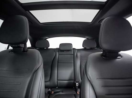 MERCEDES-BENZ-GLC 300-2026