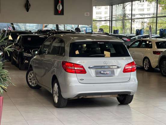 MERCEDES-BENZ-B 200-1.6 TURBO GASOLINA 4P AUTOMÁTICO MERCEDES-BENZ-B 200-2013