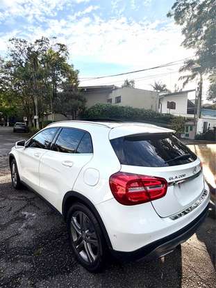 MERCEDES-BENZ-GLA 200-2015