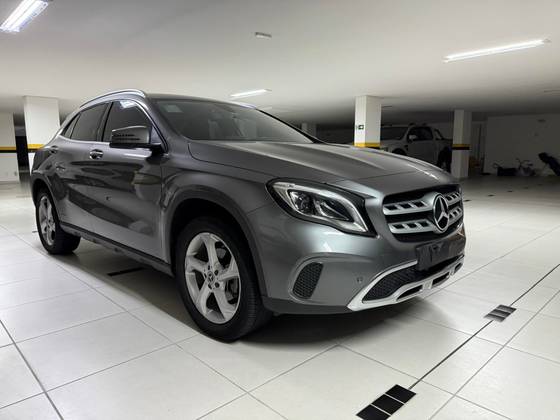 MERCEDES-BENZ GLA 200 1.6 CGI FLEX ADVANCE 7G-DCT