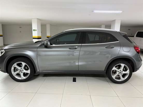 MERCEDES-BENZ-GLA 200-2018