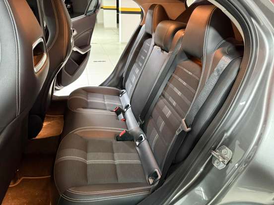 MERCEDES-BENZ-GLA 200-2018