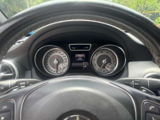 MERCEDES-BENZ-GLA 250-2015