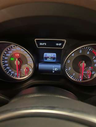 MERCEDES-BENZ-GLA 250-2017