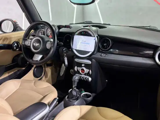 MINI-COOPER-1.6 S JOHN COOPER WORKS 16V TURBO GASOLINA 2P MANUAL MINI-COOPER-2009