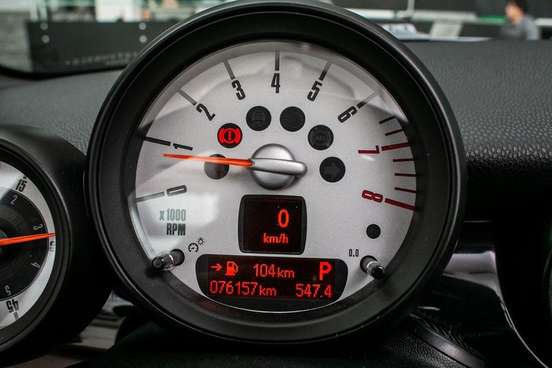MINI-COOPER-2010