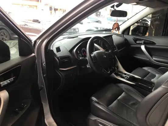 MITSUBISHI-ECLIPSE CROSS-1.5 MIVEC TURBO GASOLINA HPE CVT MITSUBISHI-ECLIPSE CROSS-2024
