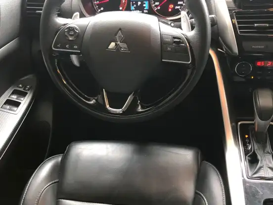MITSUBISHI-ECLIPSE CROSS-1.5 MIVEC TURBO GASOLINA HPE CVT MITSUBISHI-ECLIPSE CROSS-2024