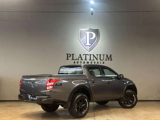 MITSUBISHI-L200 TRITON-2.4 16V TURBO DIESEL OUTDOOR GLX CD 4X4 MANUAL MITSUBISHI-L200 TRITON-2023