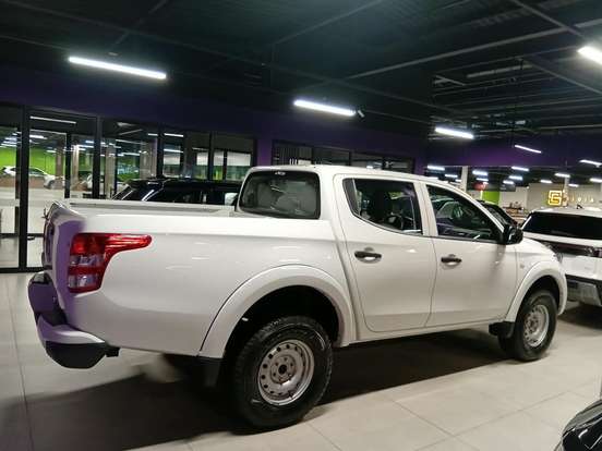 MITSUBISHI-L200 TRITON-2025