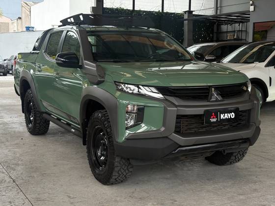 MITSUBISHI L200 TRITON 2.4 16V TURBO DIESEL SPORT SAVANA CD 4P 4X4 AUTOMÁTICO