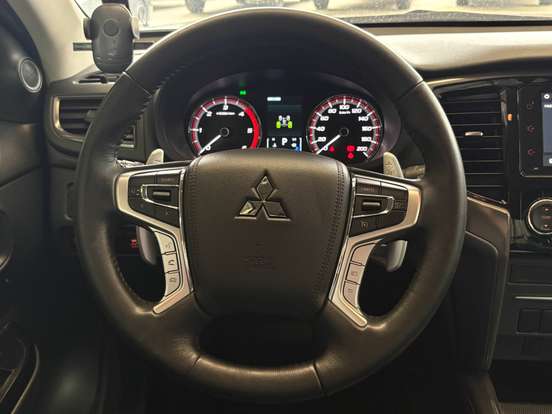 MITSUBISHI-L200 TRITON-2.4 16V TURBO DIESEL SPORT SAVANA CD 4P 4X4 AUTOMÁTICO MITSUBISHI-L200 TRITON-2024