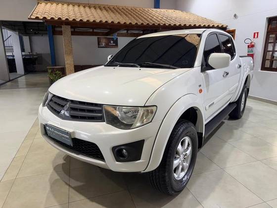 MITSUBISHI L200 TRITON 2.4 HLS 4X2 CD 16V FLEX 4P MANUAL