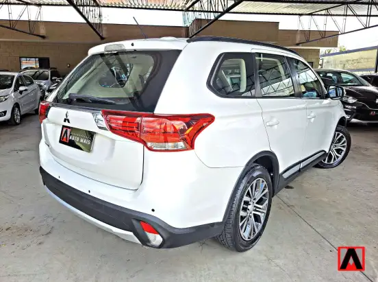 MITSUBISHI-OUTLANDER-2015