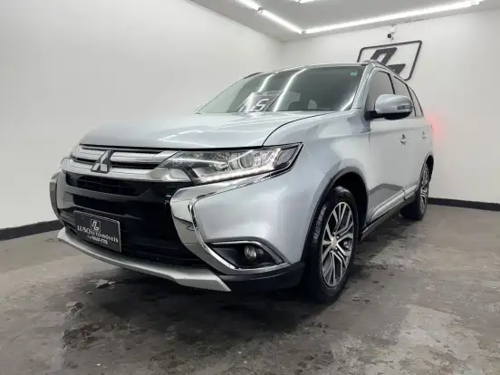 MITSUBISHI-OUTLANDER-2015