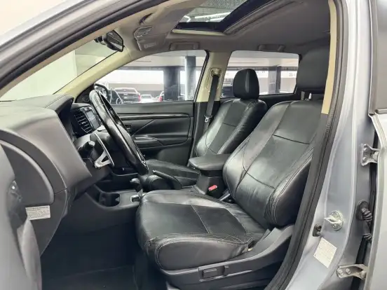 MITSUBISHI-OUTLANDER-2.0 16V GASOLINA 4P AUTOMÁTICO MITSUBISHI-OUTLANDER-2015