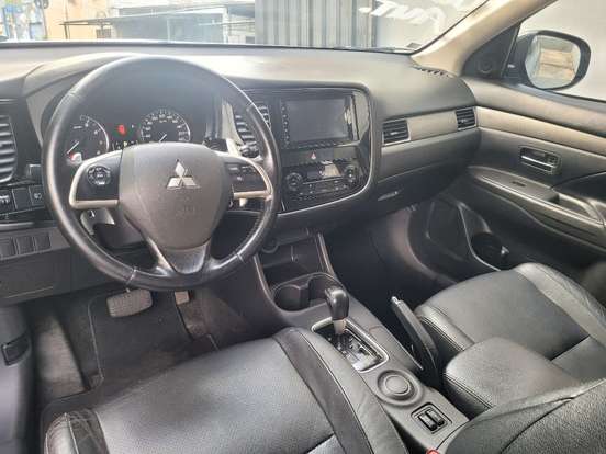 MITSUBISHI-OUTLANDER-2.0 16V GASOLINA 4P AUTOMÁTICO MITSUBISHI-OUTLANDER-2013